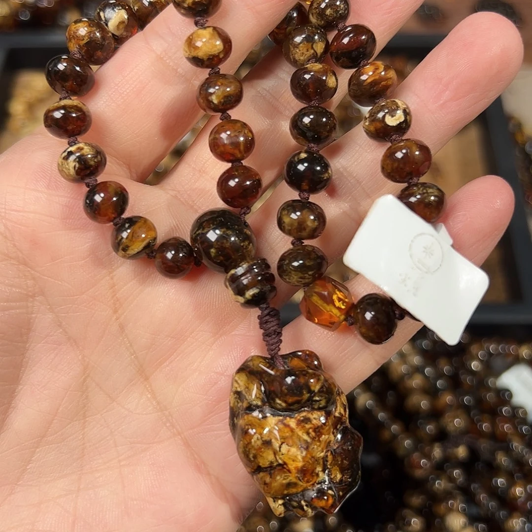 星***云琥珀未镶嵌裸石抚顺琥珀