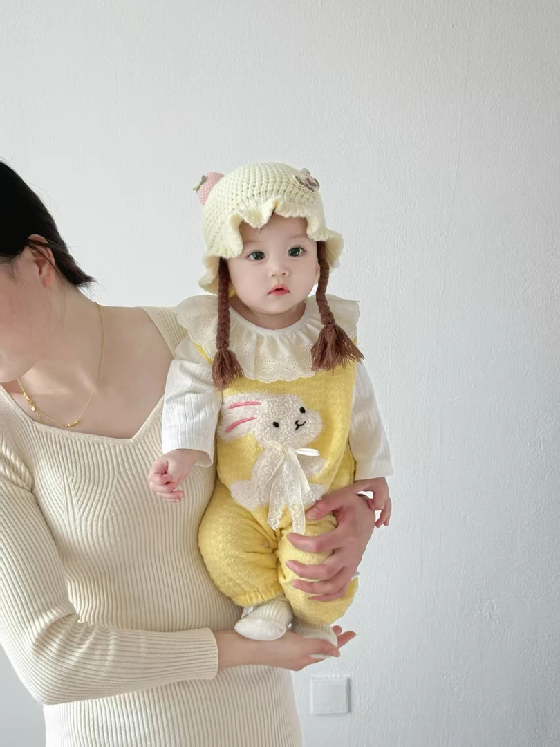 秋季婴儿衣服可爱上衣背带裤宝宝早秋套装超萌长袖休闲裤女宝秋装