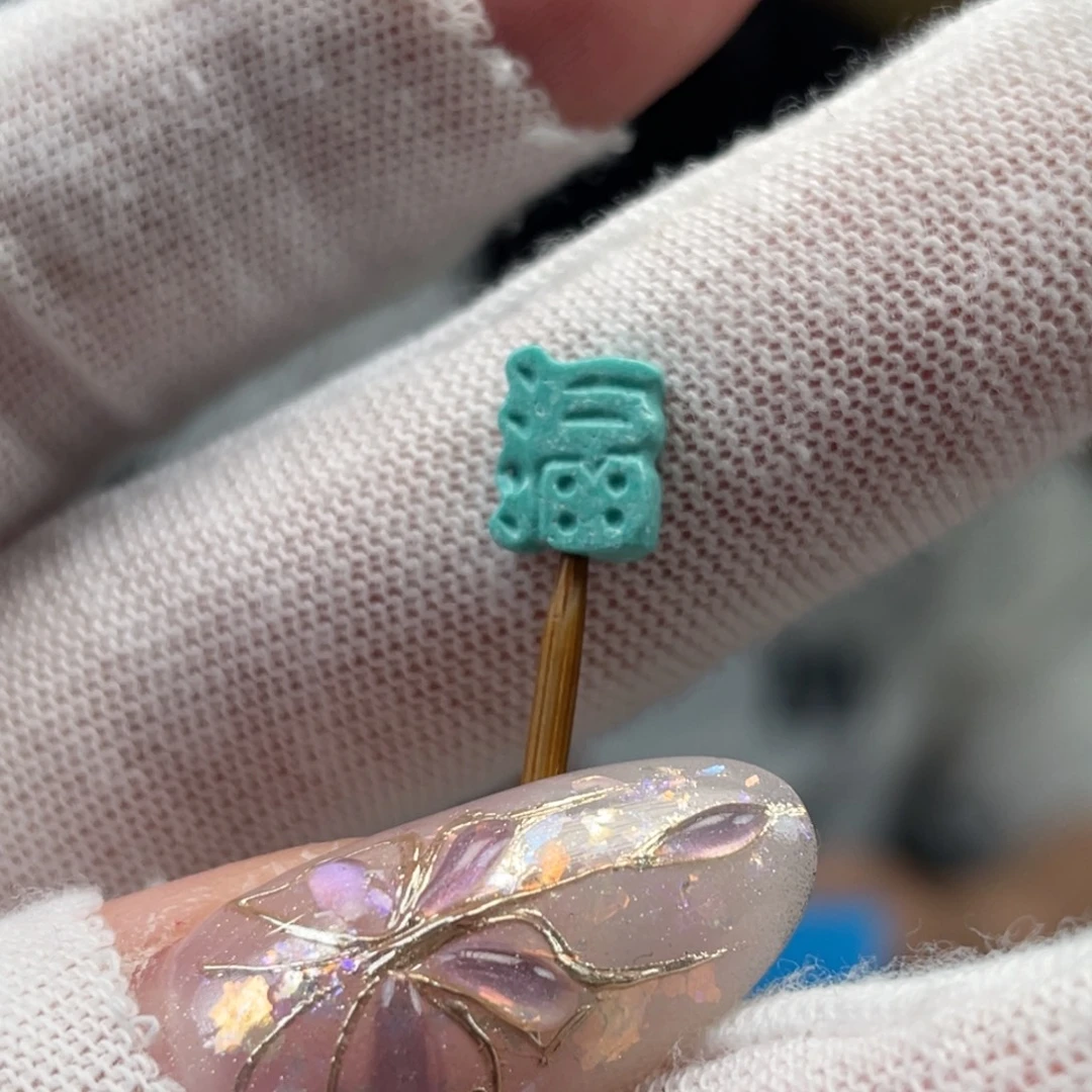 绿松石未镶嵌挂件