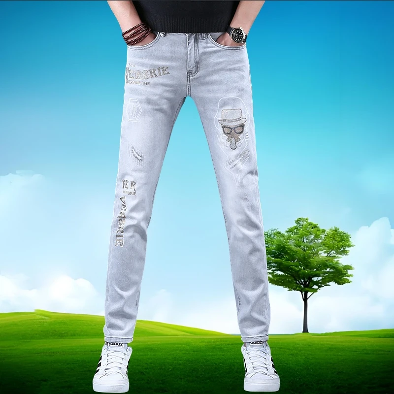 2025夏季浅灰色简约牛仔裤男网红老佛爷烫钻休闲百搭修身小脚裤潮