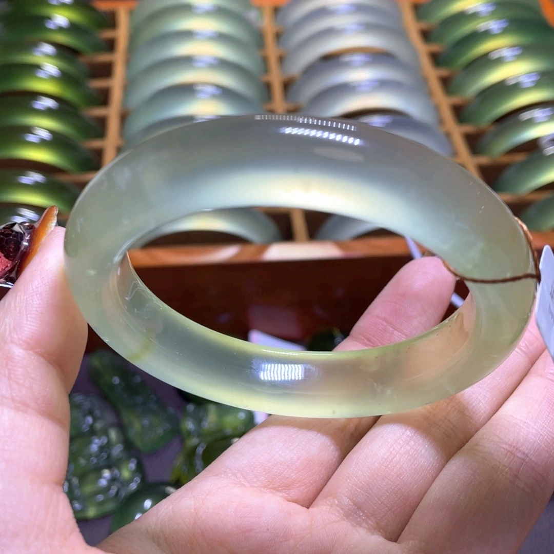 未镶嵌岫玉手镯5657