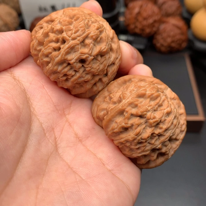 把件文玩核桃40.8全品球白