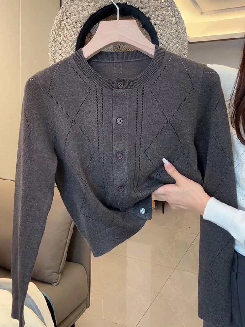 通勤气质纯色针织衫2025秋季柔软长袖上衣百搭开衫菱形镂空显瘦女