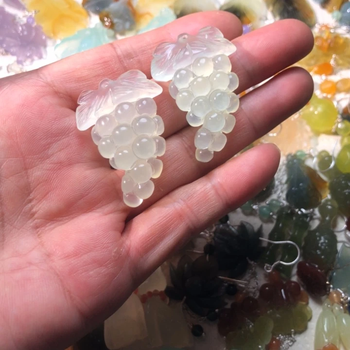 蛇纹石玉未镶嵌耳坠