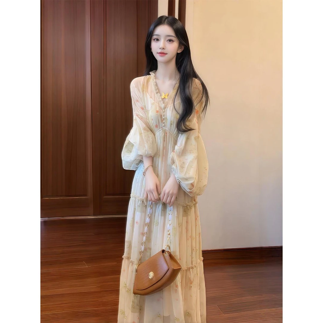 法式桔梗V领碎花连衣裙女春季大码胖mm度假风气质超仙收腰长裙子