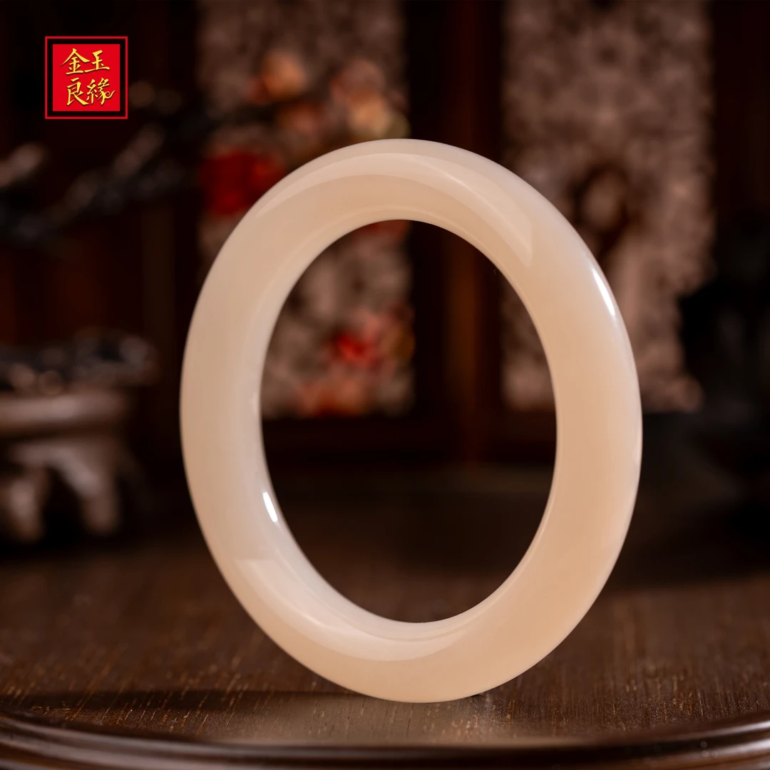 金玉良缘藕粉气质和田玉传承手镯和田玉工厂直供