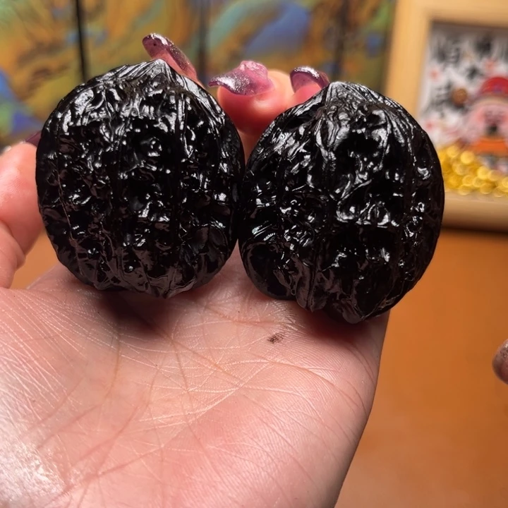 核桃地闷文玩手把件 42