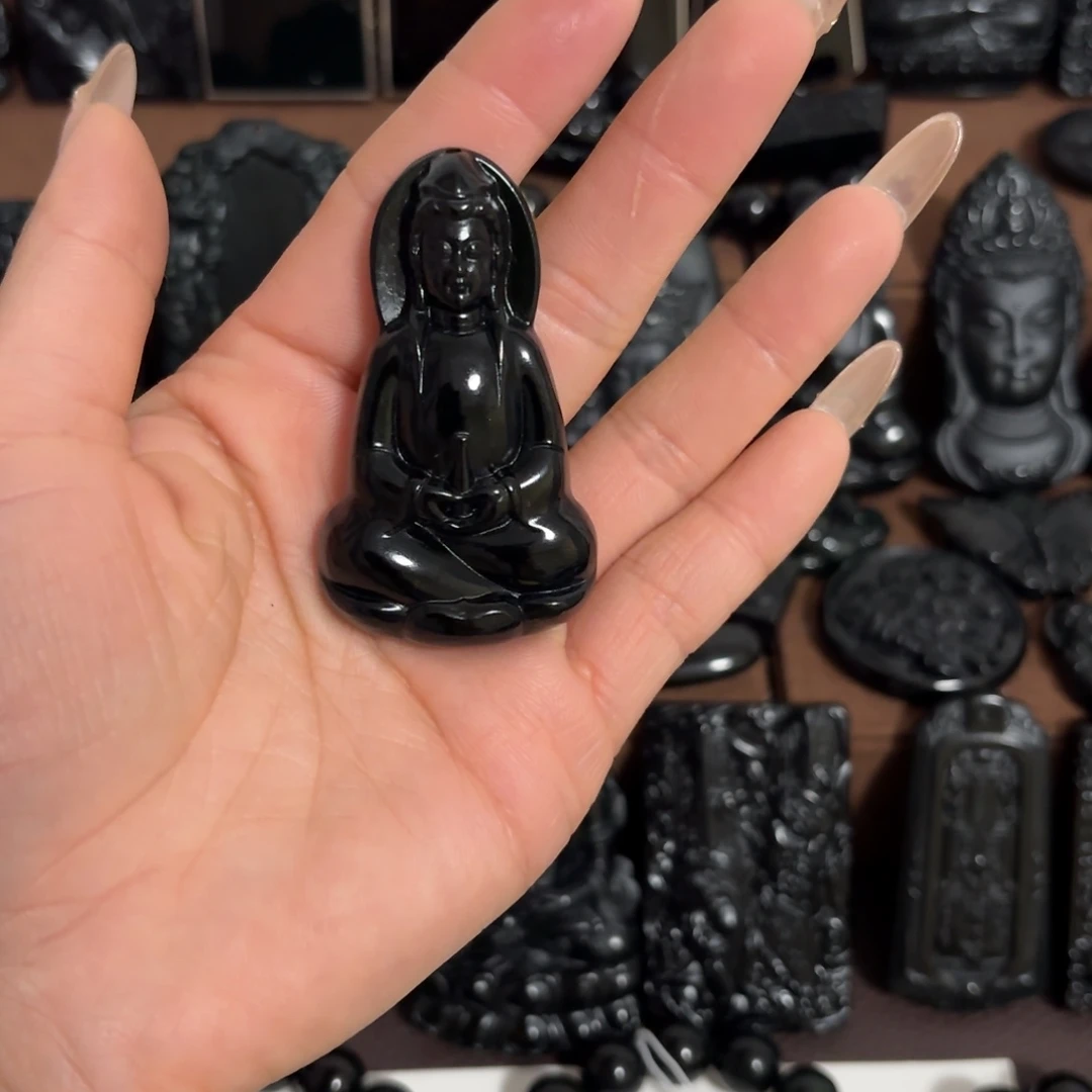 ****可未镶嵌蛇纹石玉颈饰