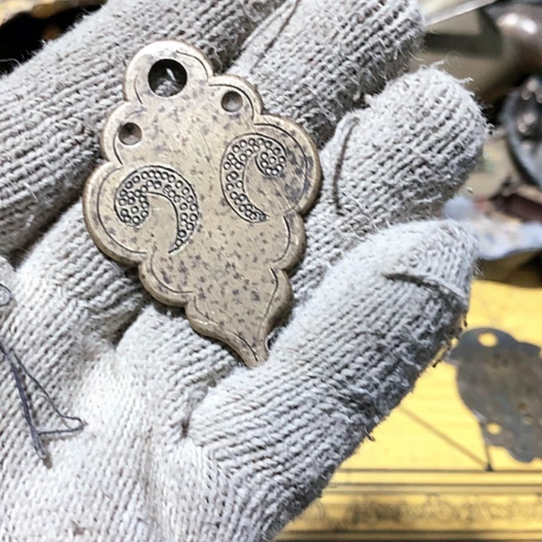 【闪购商品】一****半金属制品