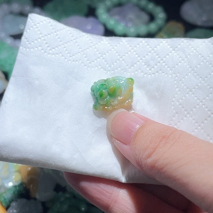 颈饰未镶嵌翡翠天