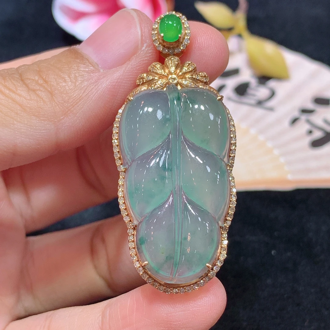 18k金天然A货翡翠飘花大树叶吊坠经典轻奢时尚