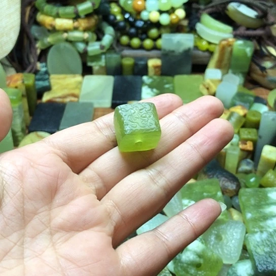 未镶嵌岫玉吊坠口****及