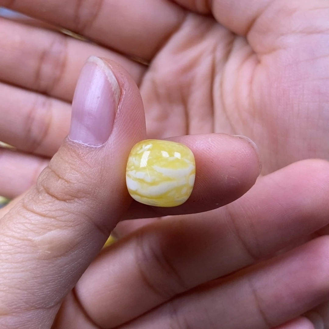 琥珀未镶嵌珠宝奇石12.3