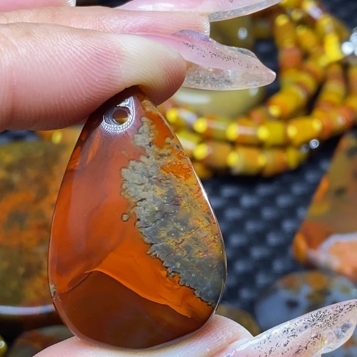 玛瑙/玉髓颈饰未镶嵌