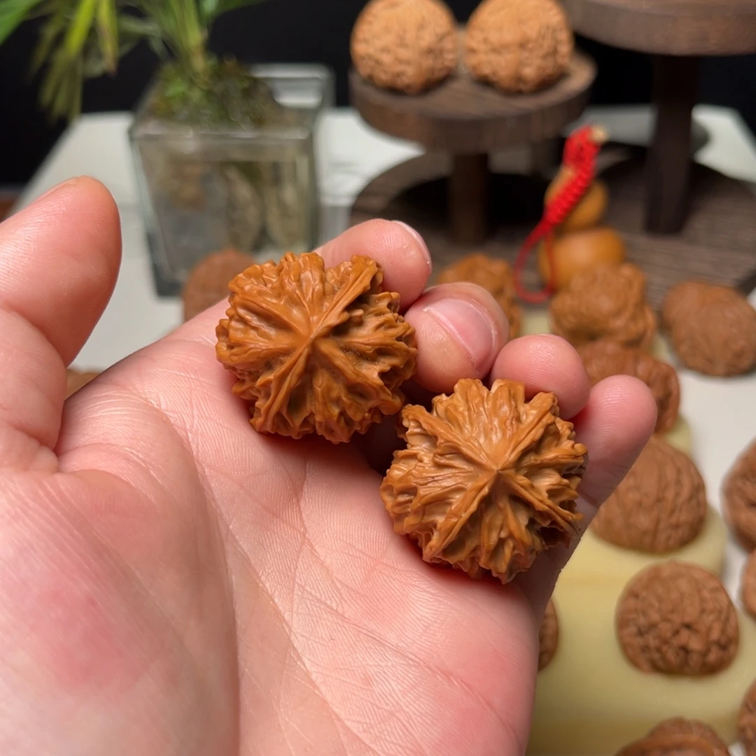 文玩核桃吊坠35四棱