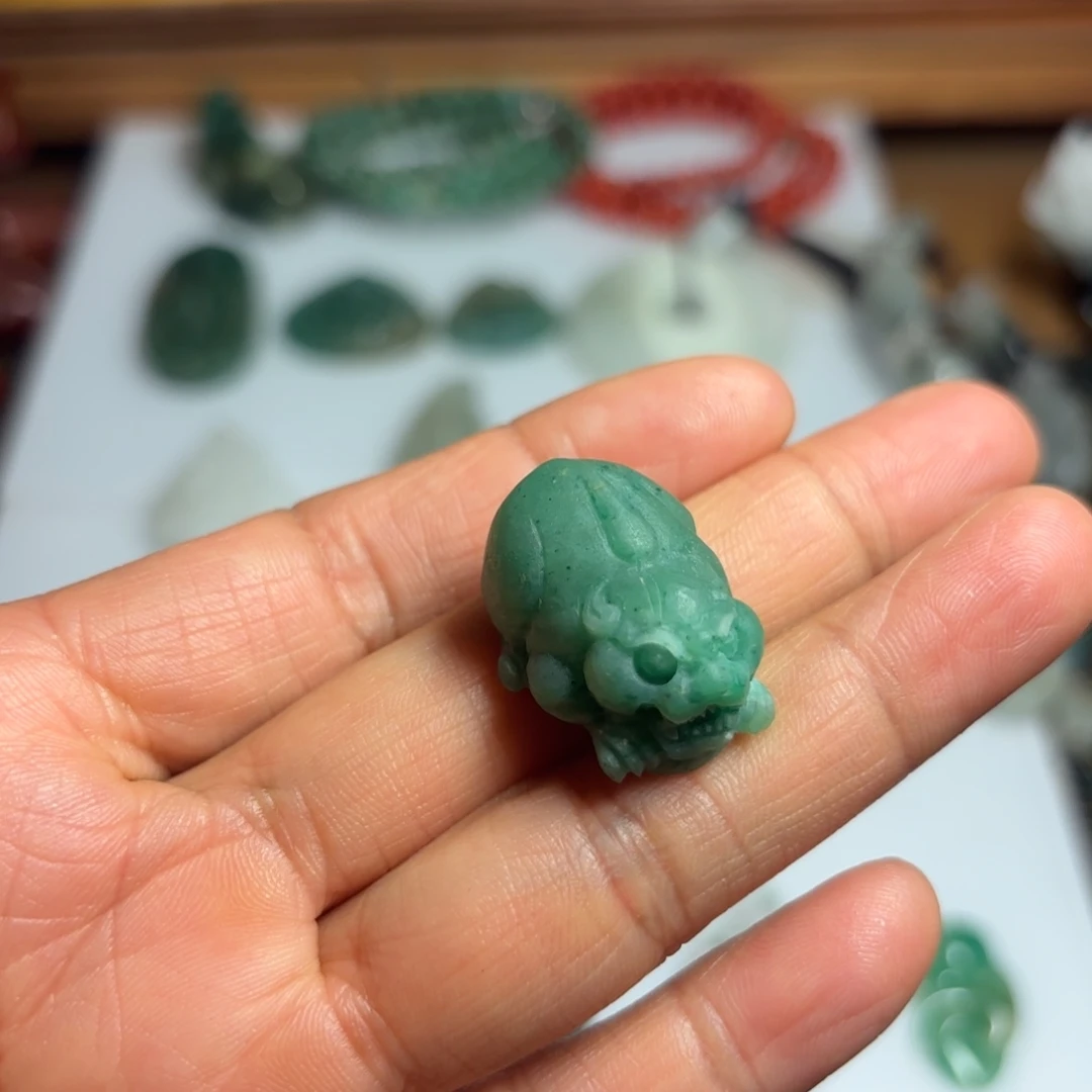 独山玉未镶嵌颈饰独玉挂件