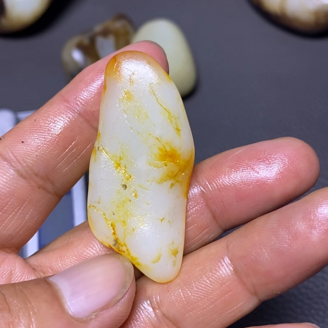 未镶嵌和田玉（糖玉）挂件