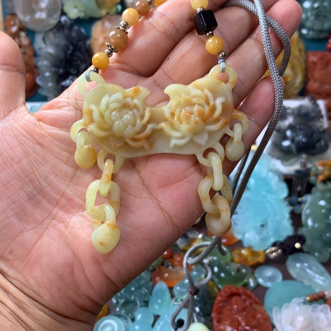 蛇纹石玉未镶嵌挂坠