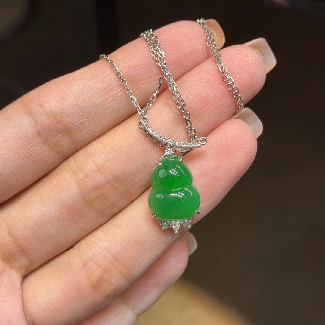 翡翠18K金镶嵌颈饰天然缅甸翡翠