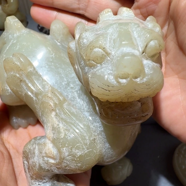 荣***威和田玉未镶嵌挂件