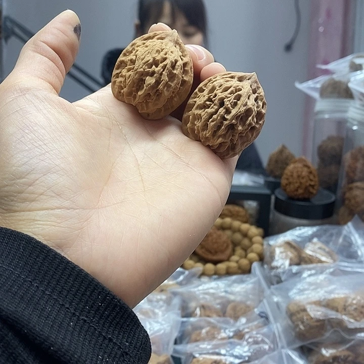 文玩核桃把件34老树盘山迷你