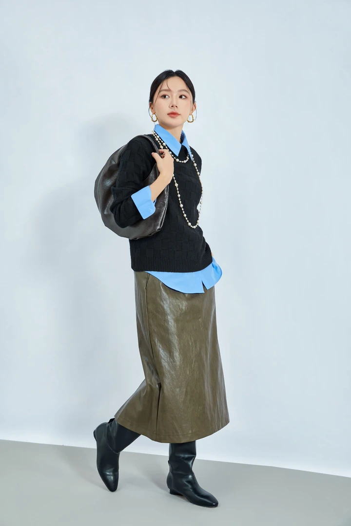 2025秋冬新款半高领黄色格纹毛衣女复古慵懒风宽松显瘦针织上衣