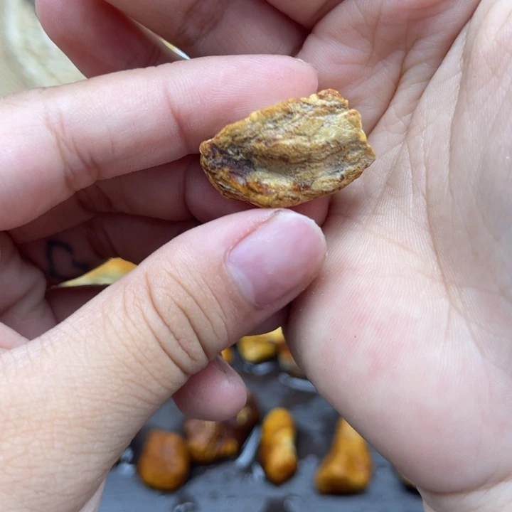 不***蛮琥珀未镶嵌珠宝奇石定制老型