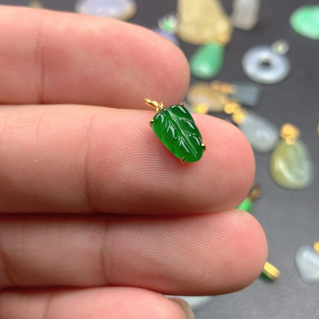 【闪购商品】颈饰18K金镶嵌翡翠翡翠