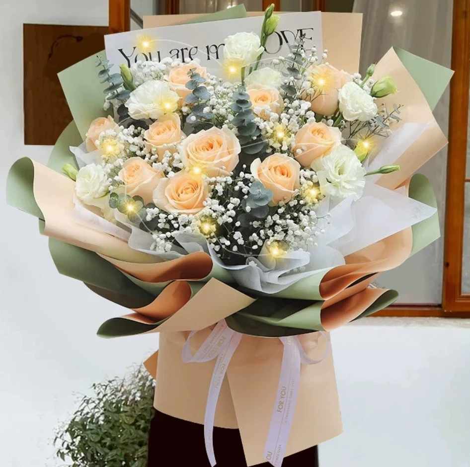 阜新花店香槟玫瑰混搭花束同城配送