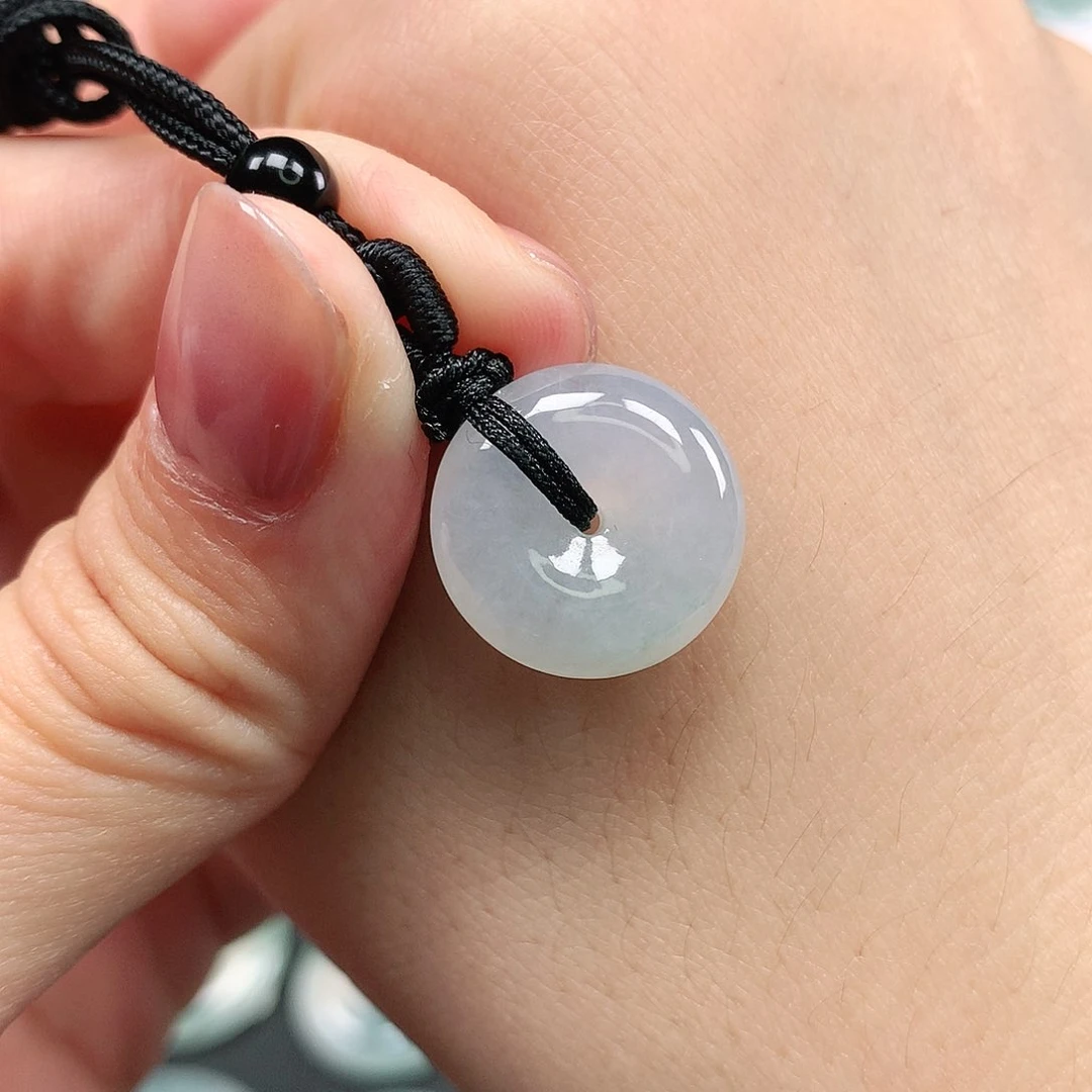 翡翠颈饰未镶嵌平安