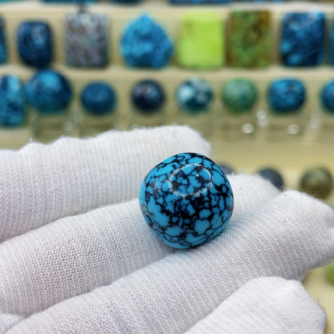 未镶嵌绿松石颈饰