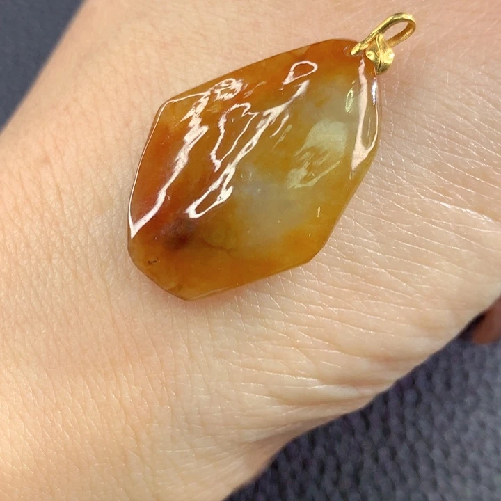 翡翠颈饰18K金镶嵌翡翠