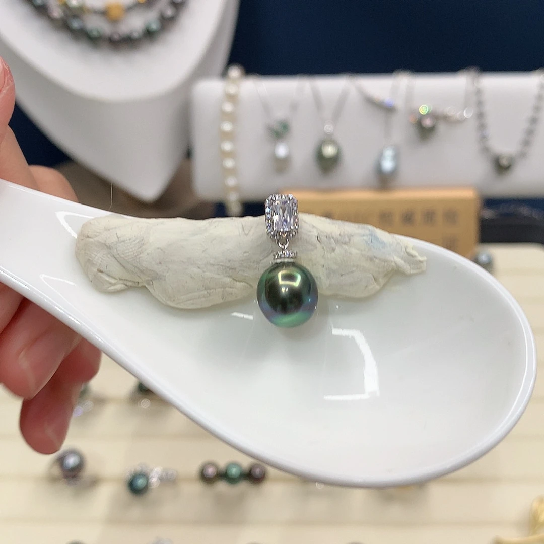 银S925镶嵌海水珍珠颈饰大溪地孔雀蓝吊坠