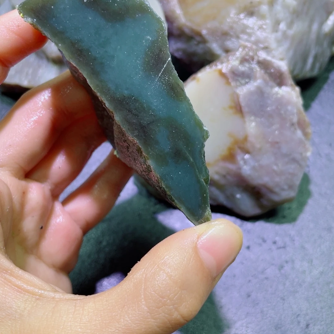 和田玉未镶嵌珠宝半成品