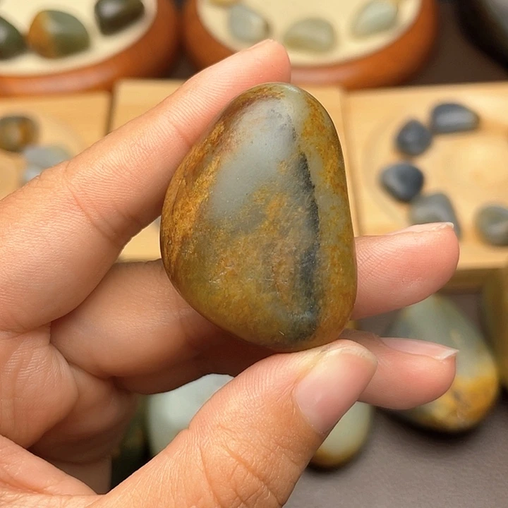 秀***哥颈饰未镶嵌和田玉2