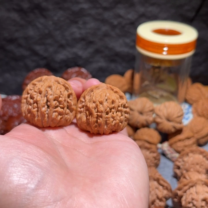 @****文玩核桃把件四座楼