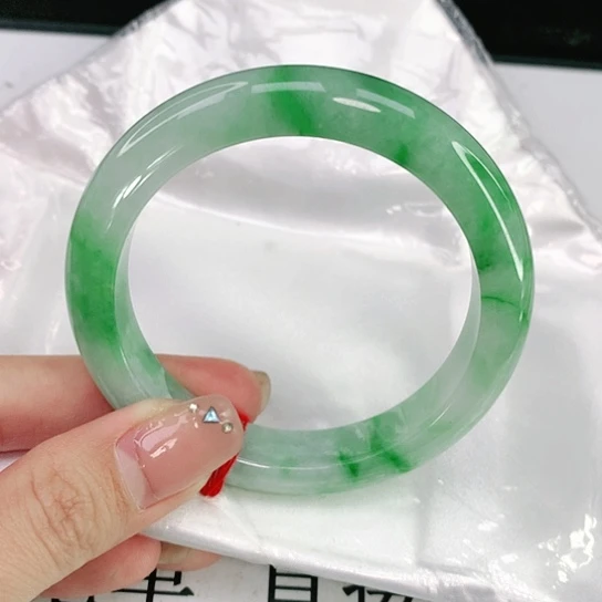 翡翠手镯未镶嵌天然翡翠A货824