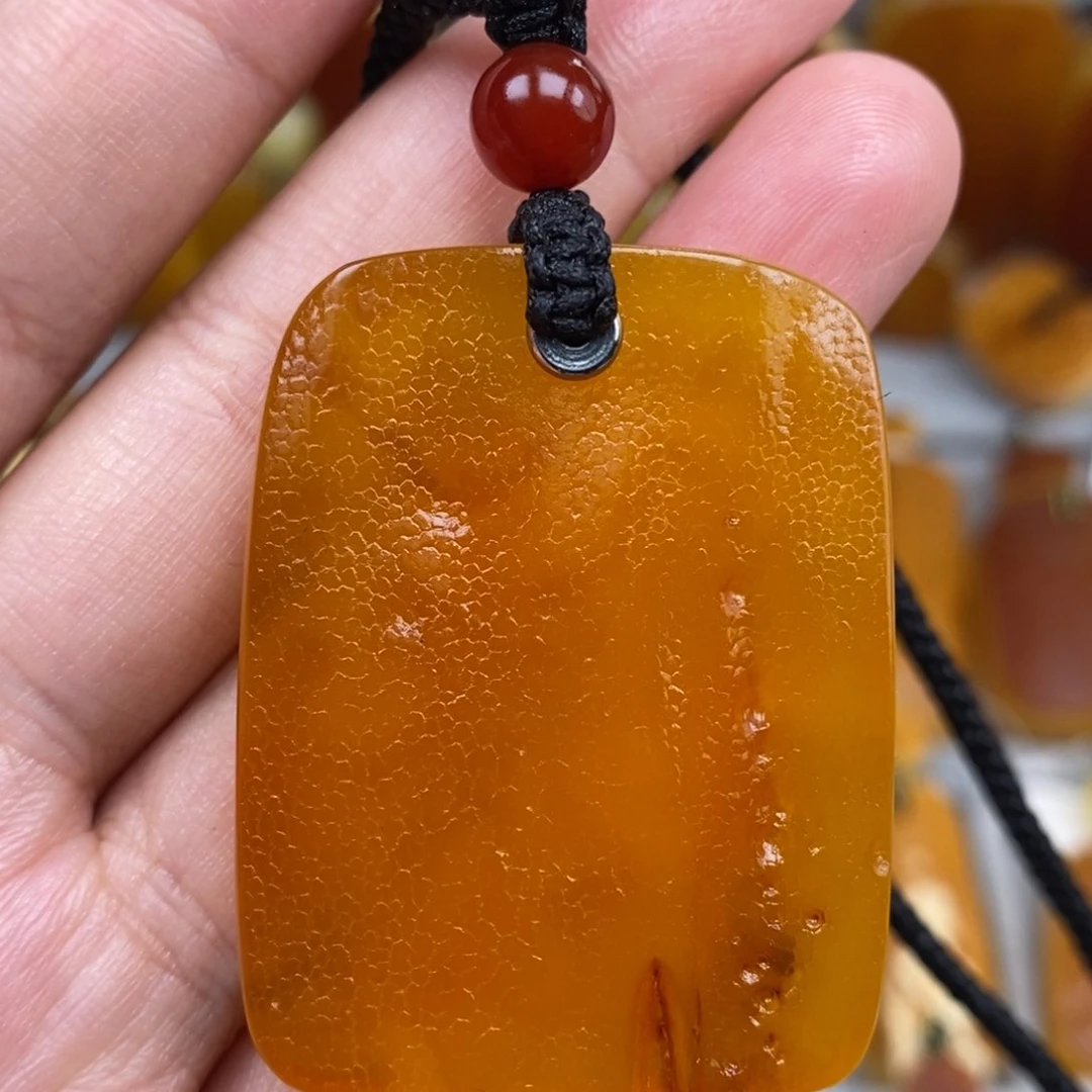 未镶嵌琥珀珠宝奇石