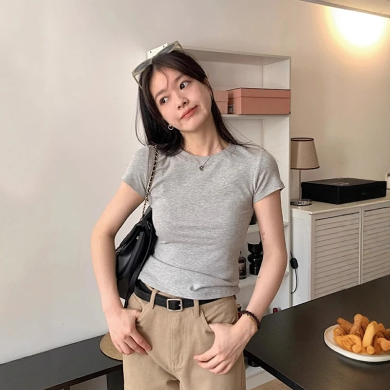 韩系灰色圆领正肩短袖t恤女夏季设计感修身显瘦内搭打底短款上衣