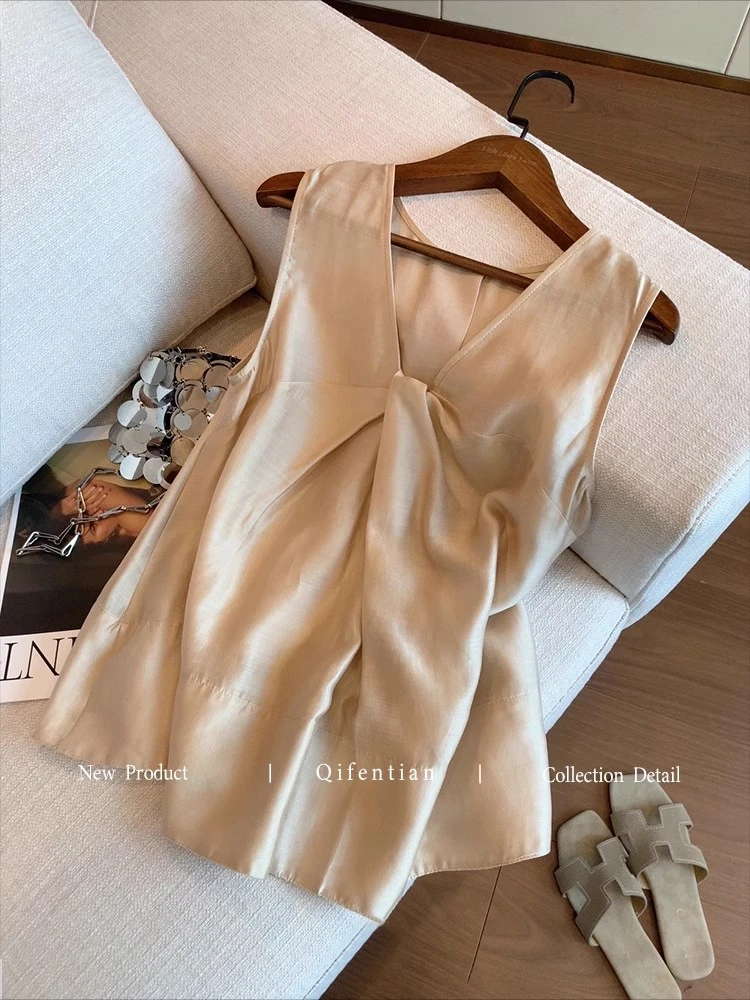 法式V领扭结珠光吊带上衣女夏季新款高级感气质宽松外穿无袖背心