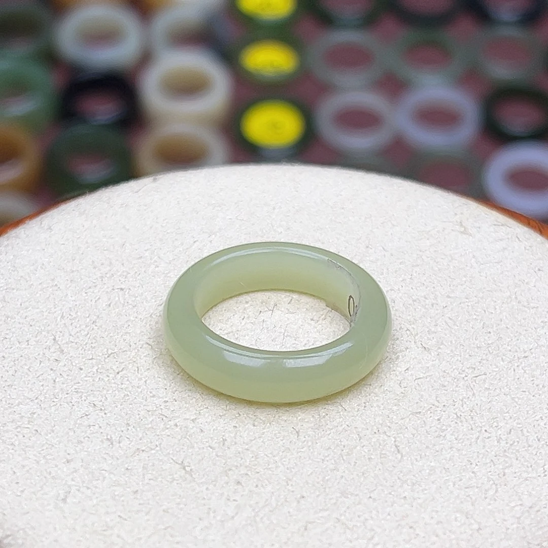 和田玉戒指未镶嵌16.9内径14圈黄口