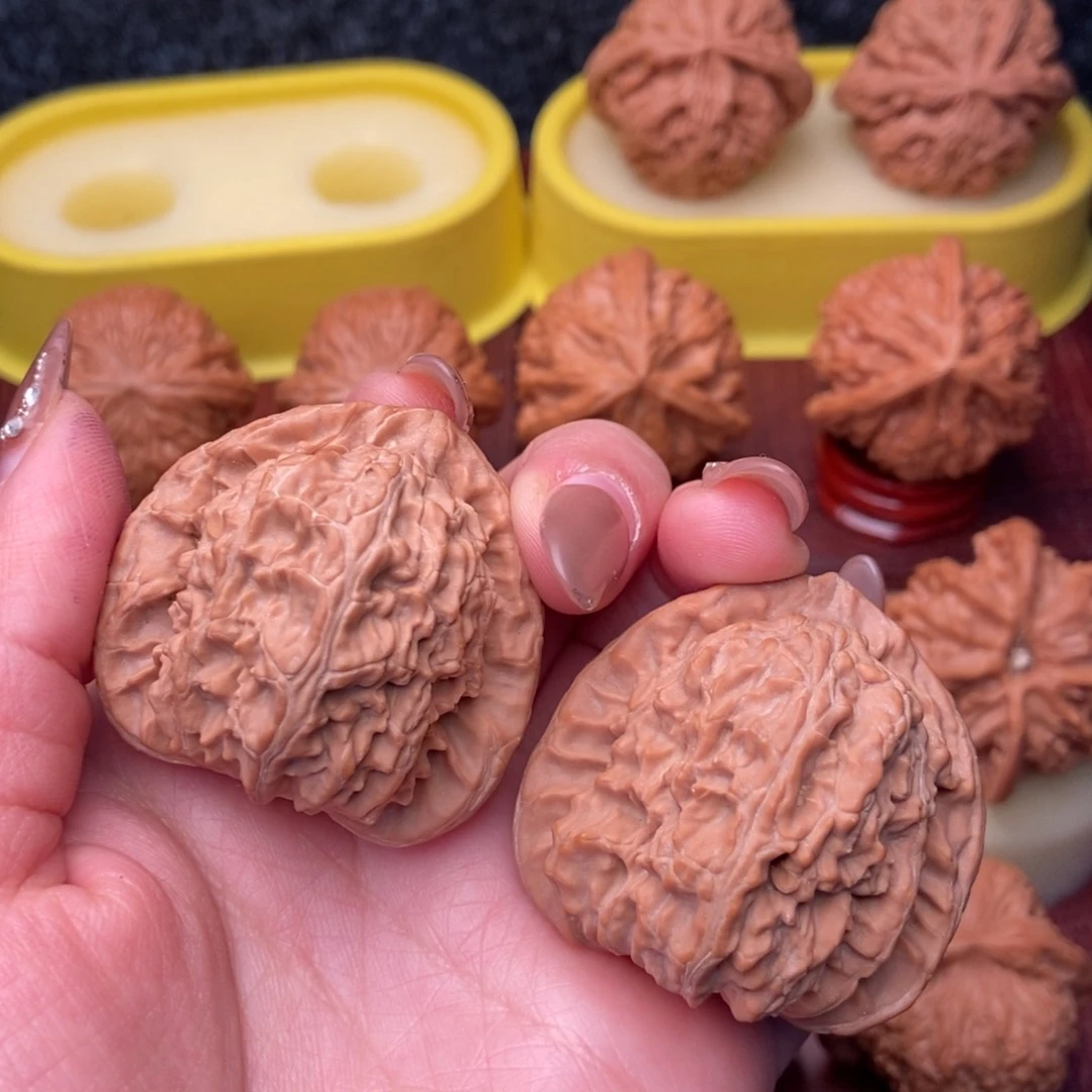 吊坠文玩核桃S*S43三角白“大漏”