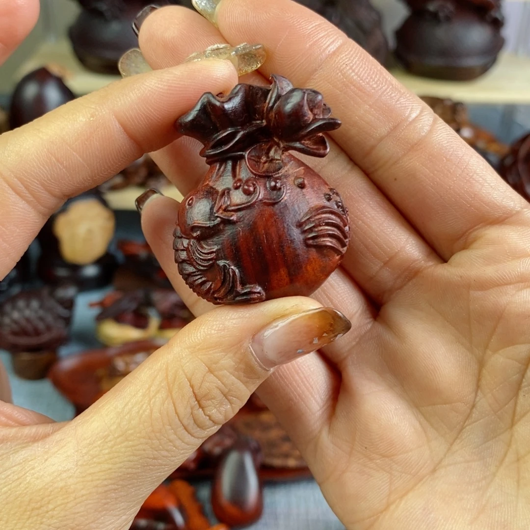 c***y木小叶紫檀钱吊坠