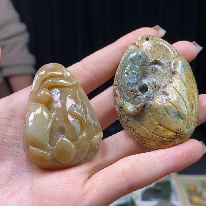 岫岩河磨玉（透闪石质玉）颈饰未镶嵌