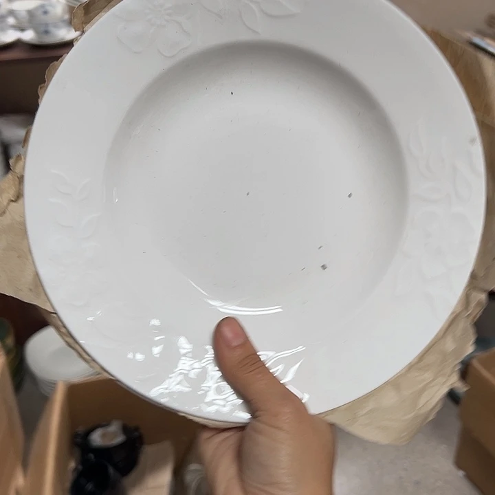 国营尾货骨瓷玉兰草帽盘一对口径23