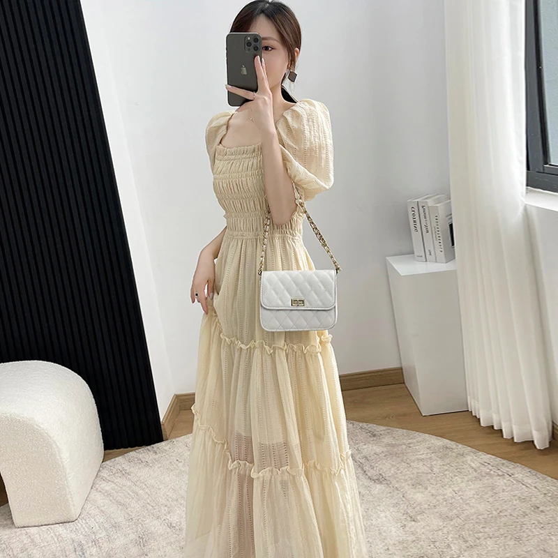 胖mm杏色泡泡袖赫本风连衣裙女2025夏季大码收腰显瘦气质长款裙子