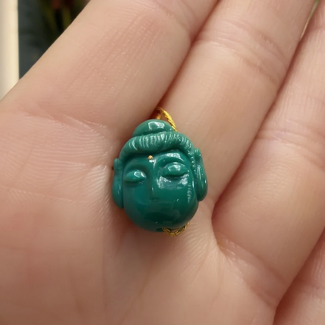 绿松石未镶嵌颈饰