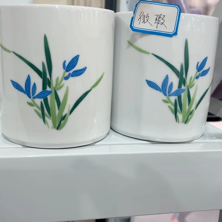 壶釉下五彩的瓷器和瓷器