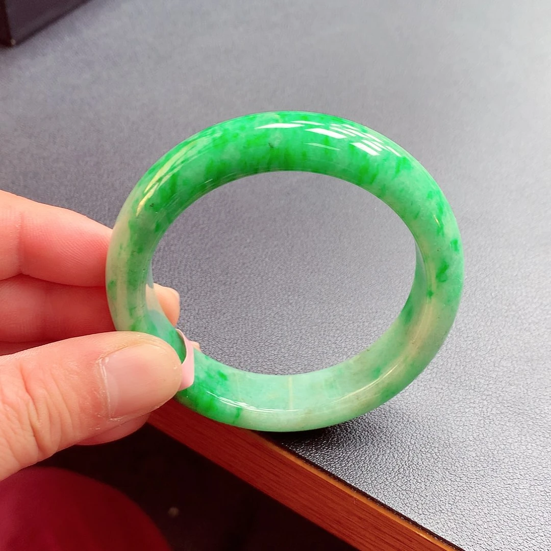翡翠手镯未镶嵌缅甸翡翠