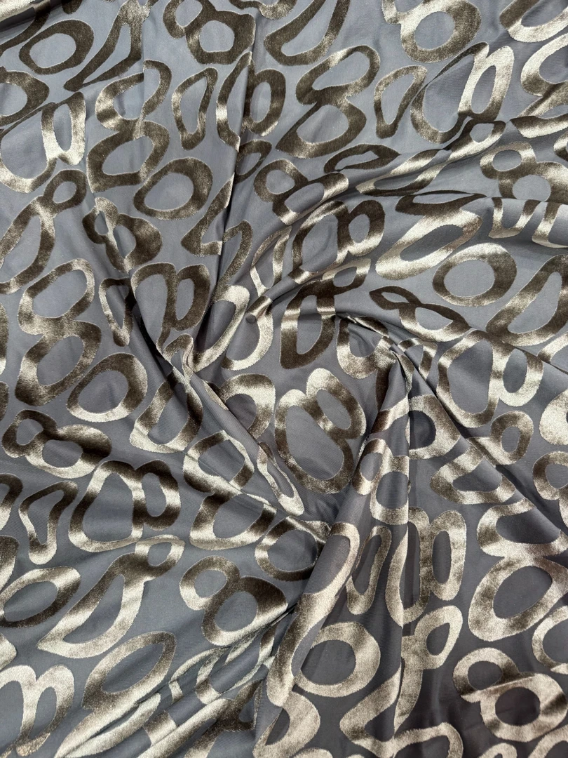 韩国丝绒布料-2.5米 سەككىز گۈللۈك كورىيە دۇخاۋا